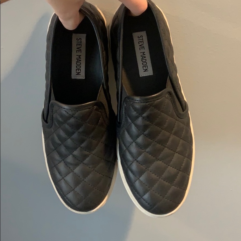 steve madden black flats sneakers